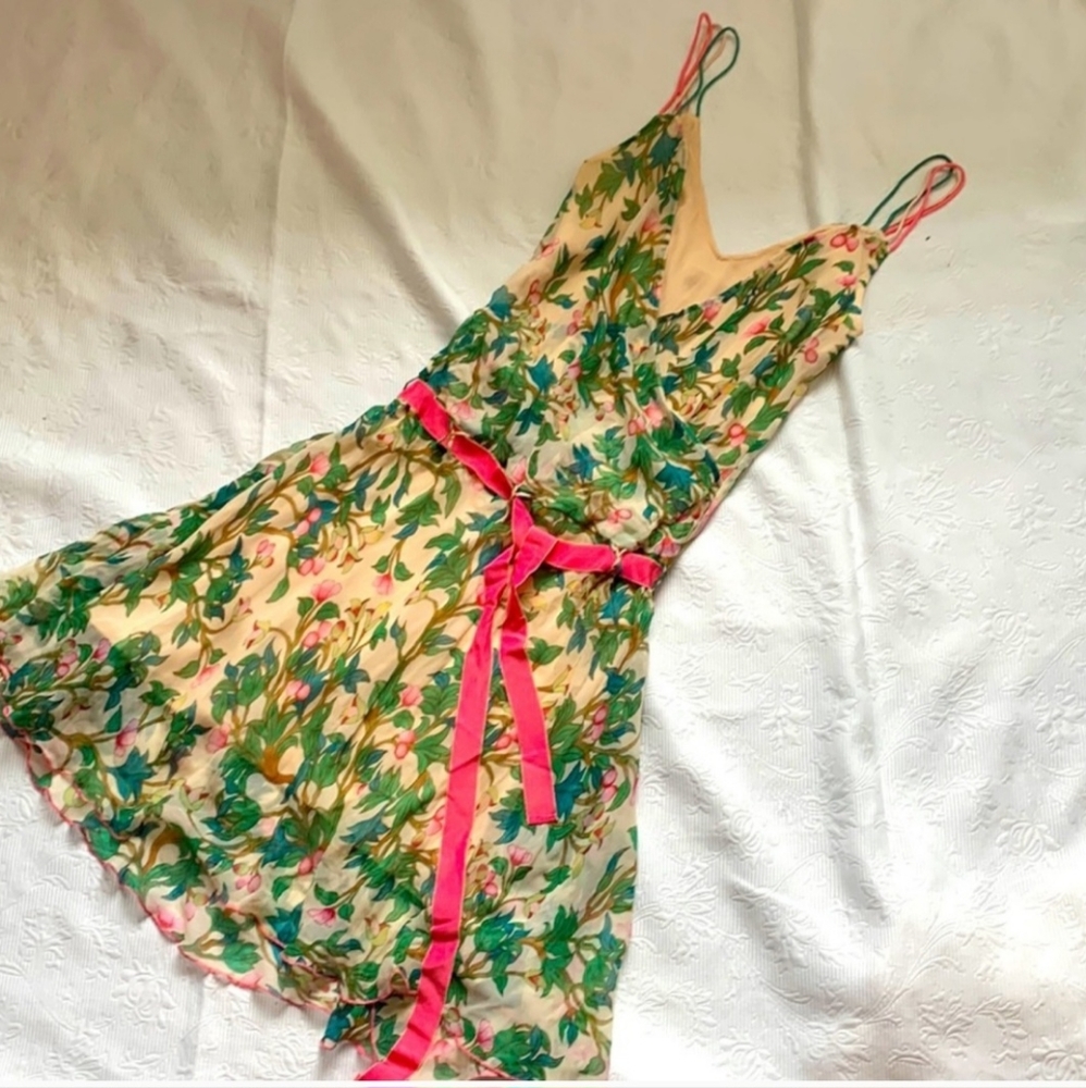 Diane Von Furstenberg 100% Silk Dress